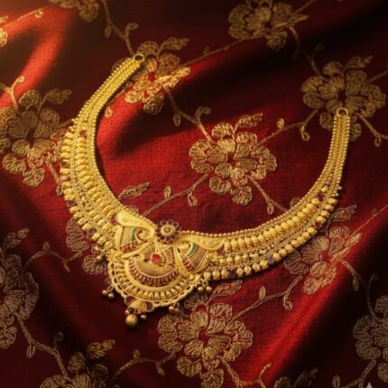 TRADITIONAL FLORAL GOLD NECKLACE